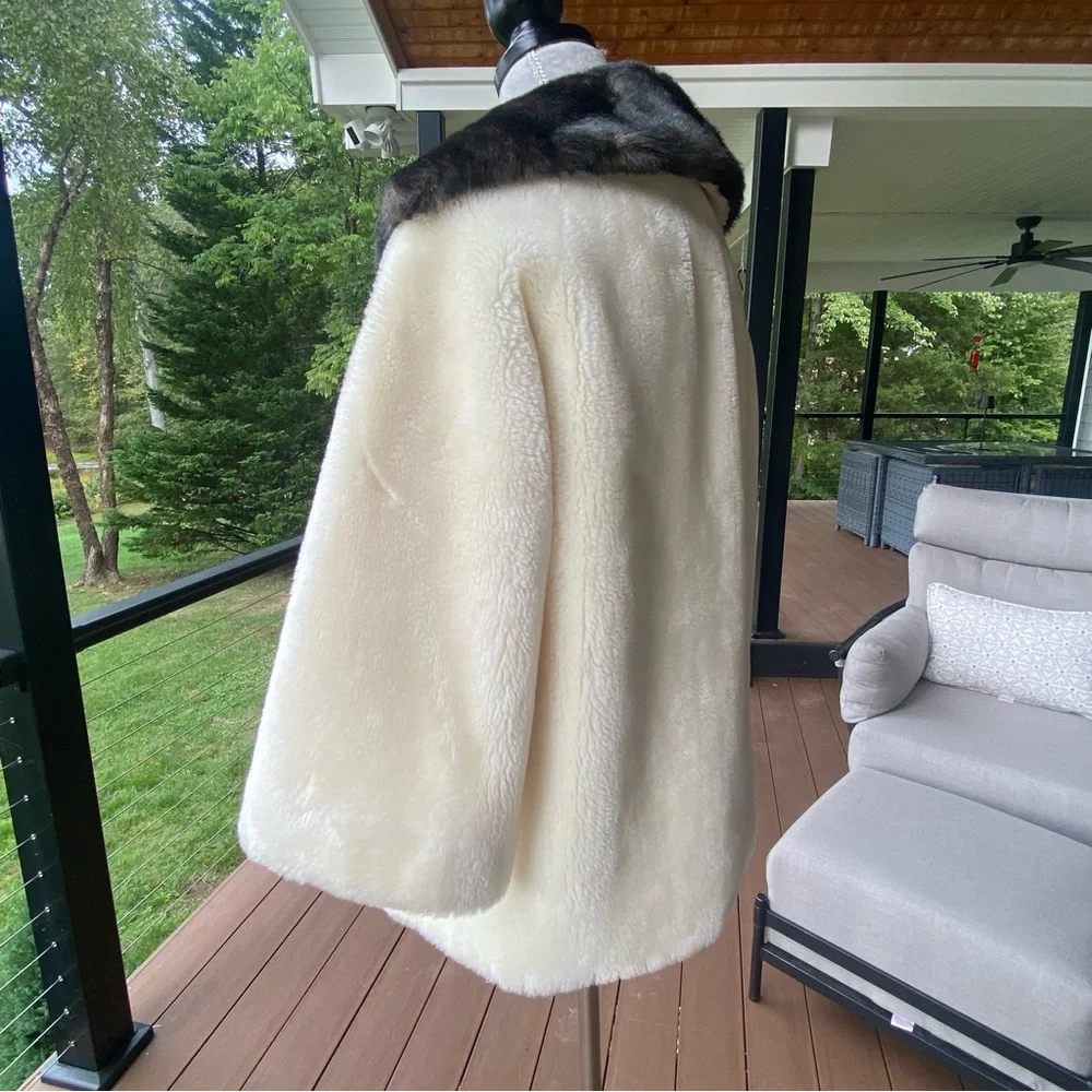 VINTAGE Borgana — Gorgeous Cream and Black Faux Fur Women's Coat— SPECTACULAR ! - Picture 10 of 14